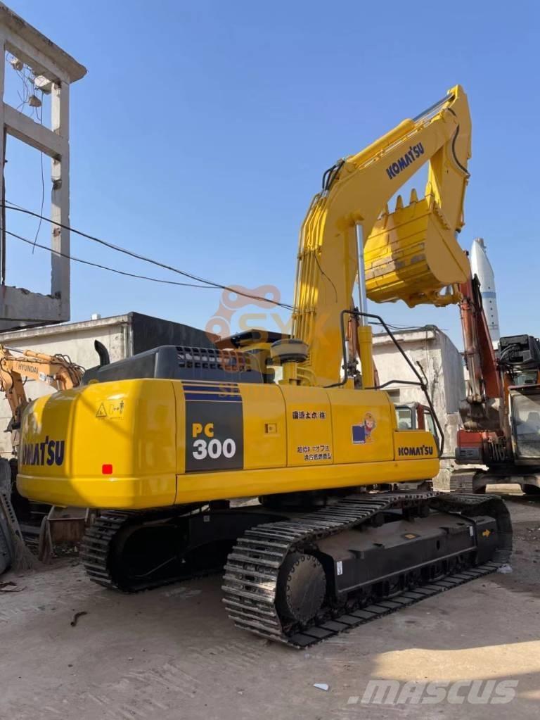 Komatsu PC 300 Crawler excavators