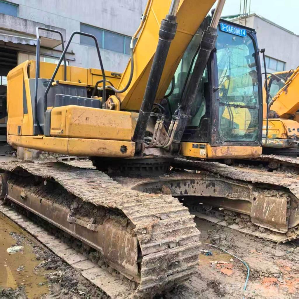 CAT 320 Midi excavators  7t - 12t