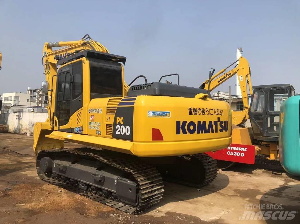 Komatsu PC 220-8 Crawler excavators