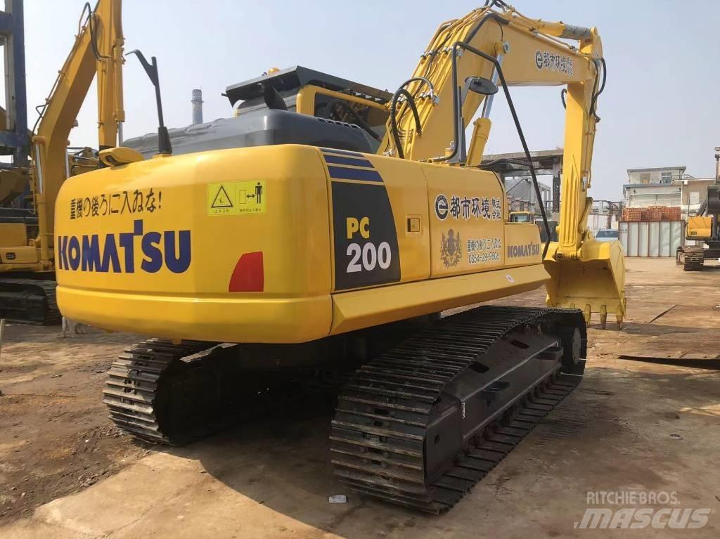 Komatsu PC 220-8 Crawler excavators