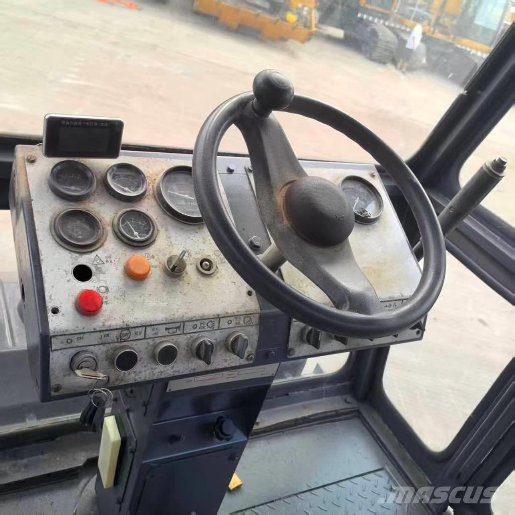 Dynapac CC211 Twin drum rollers