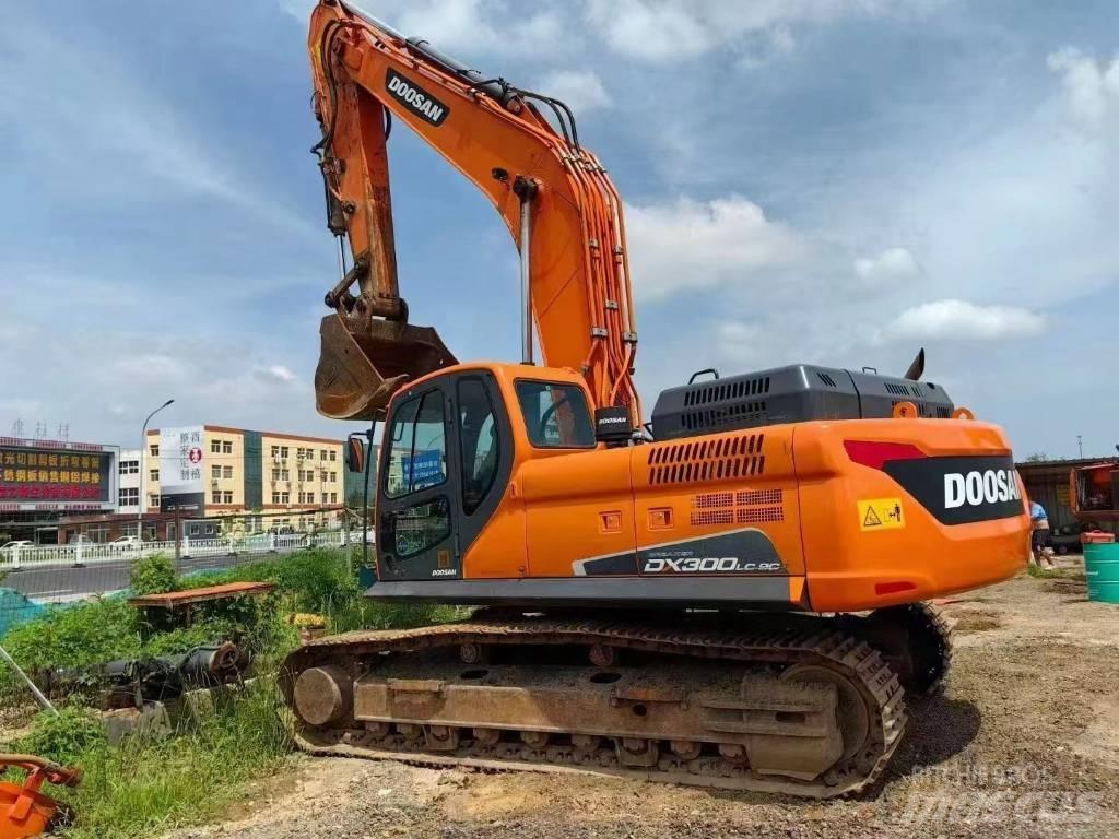 Doosan DX 300 Crawler excavators