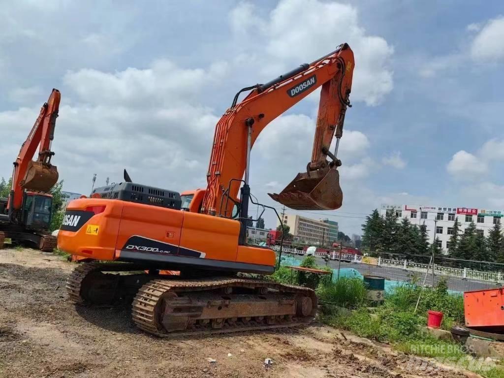 Doosan DX 300 Crawler excavators