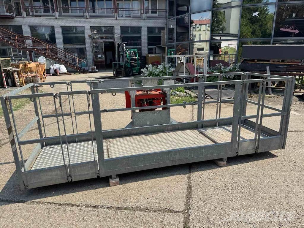 Manitou N 4M Vertical mast lifts