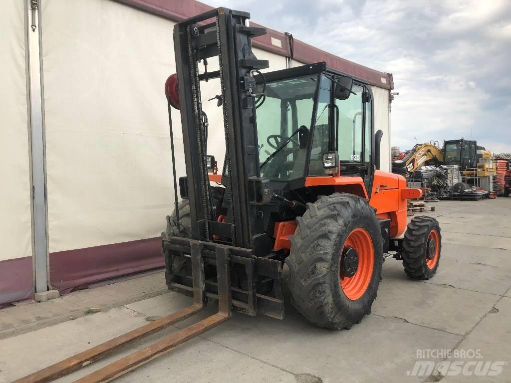 JCB 930-4 Rough terrain truck