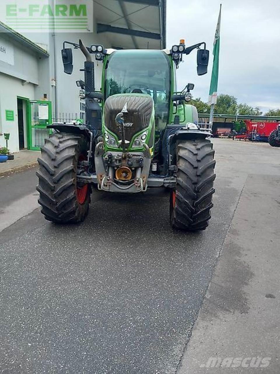 Fendt 724 vario s4 Tractors