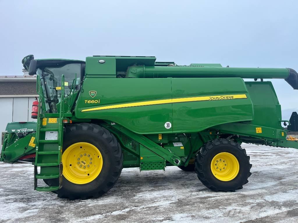 John Deere T660i Combine harvesters