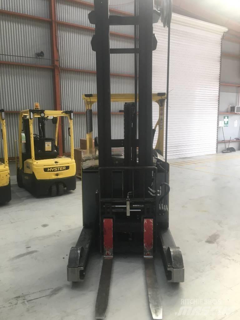 Hyster R1.6 Reach truck
