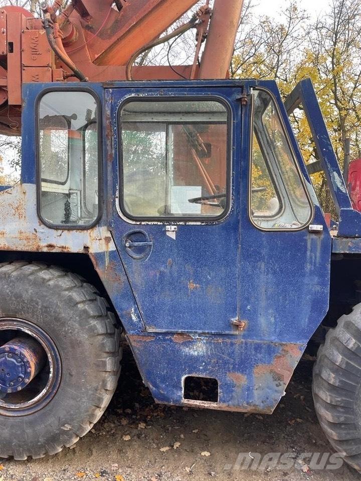 Ransomes Rapier HF17 Other cranes