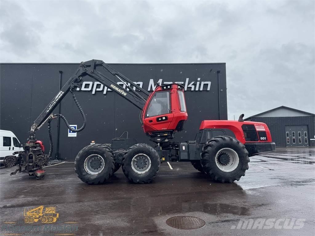 Komatsu 951 Harvesters