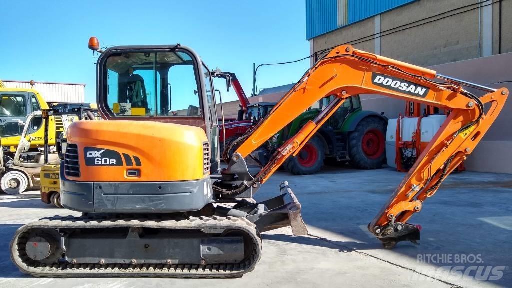 Doosan DX 60 R Mini excavators < 7t