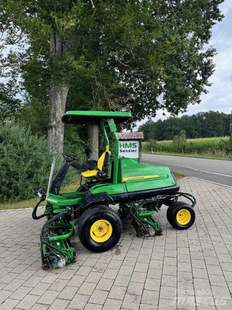 John Deere 8700 A Fairway mowers