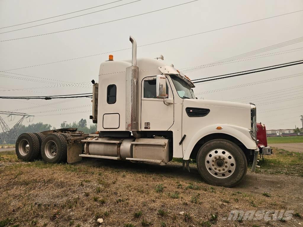 Freightliner 122 SD Truck Tractor Units
