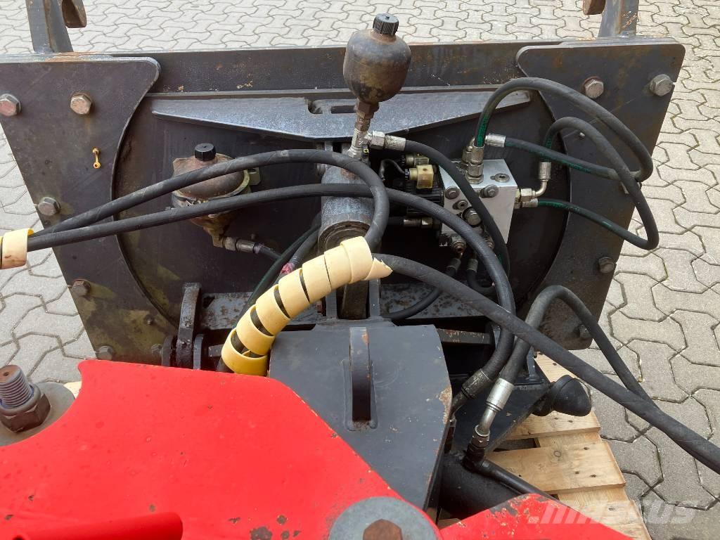 Mählers 320 Snow groomers