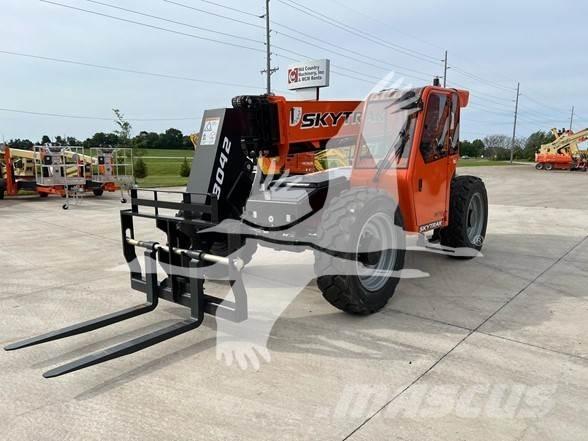 SkyTrak 8042 Telescopic handlers