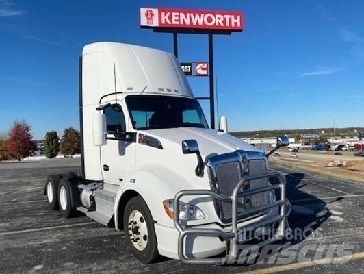 Kenworth T 680 Truck Tractor Units