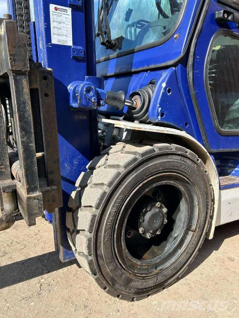 Komatsu FD 30 T-14 Diesel trucks