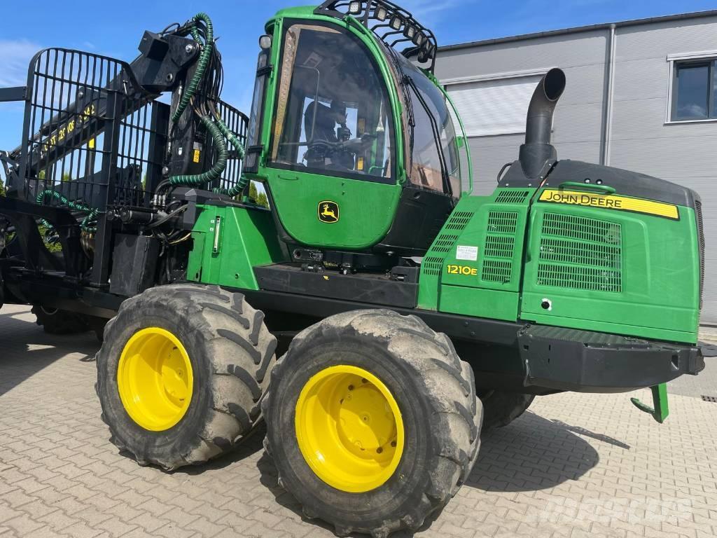John Deere 1210 E Forwarders