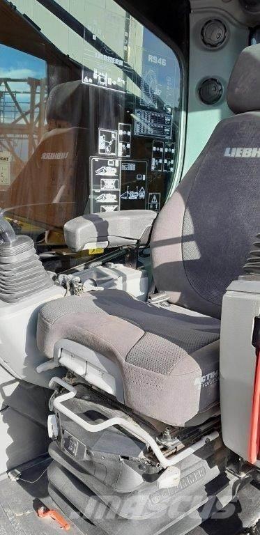 Liebherr R946 Crawler excavators
