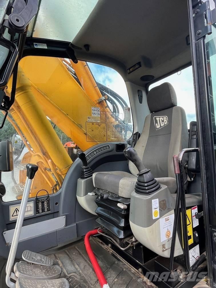 JCB JZ 235 LC Crawler excavators