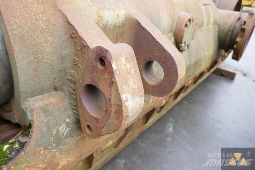 CAT 9W-0558 Chassis and suspension