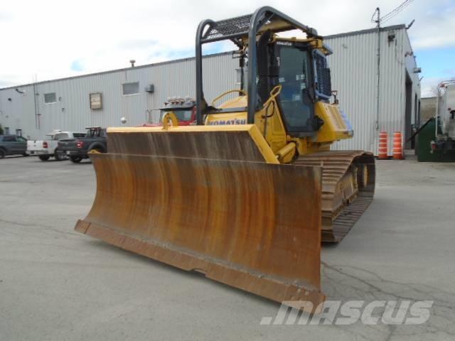Komatsu D61PX-24 Crawler dozers