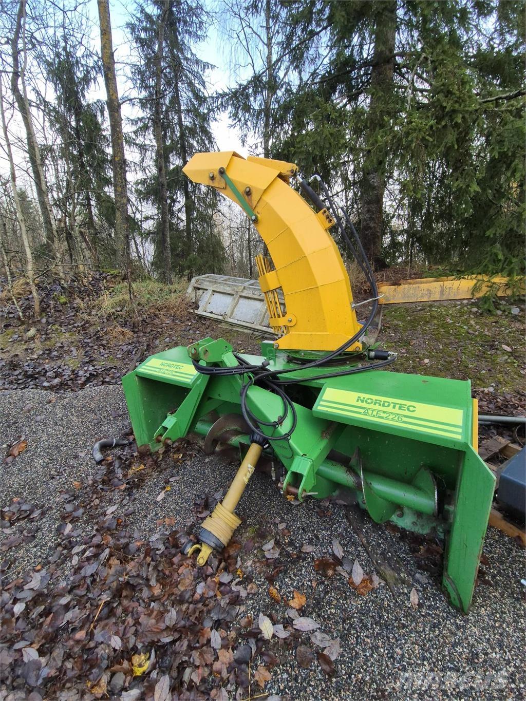 Ala-talkkari 226 Snow throwers