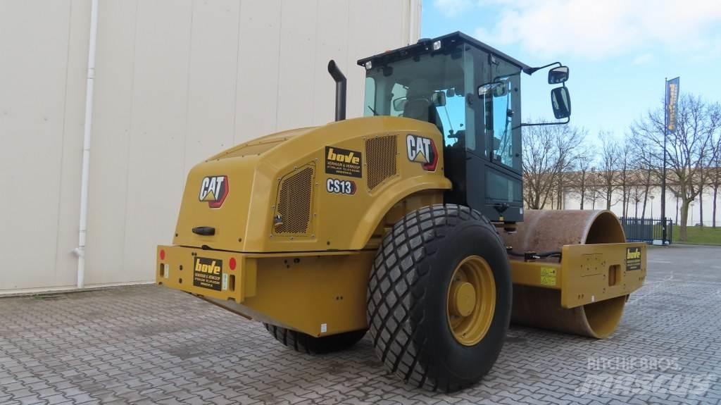 CAT CS66B Single drum rollers