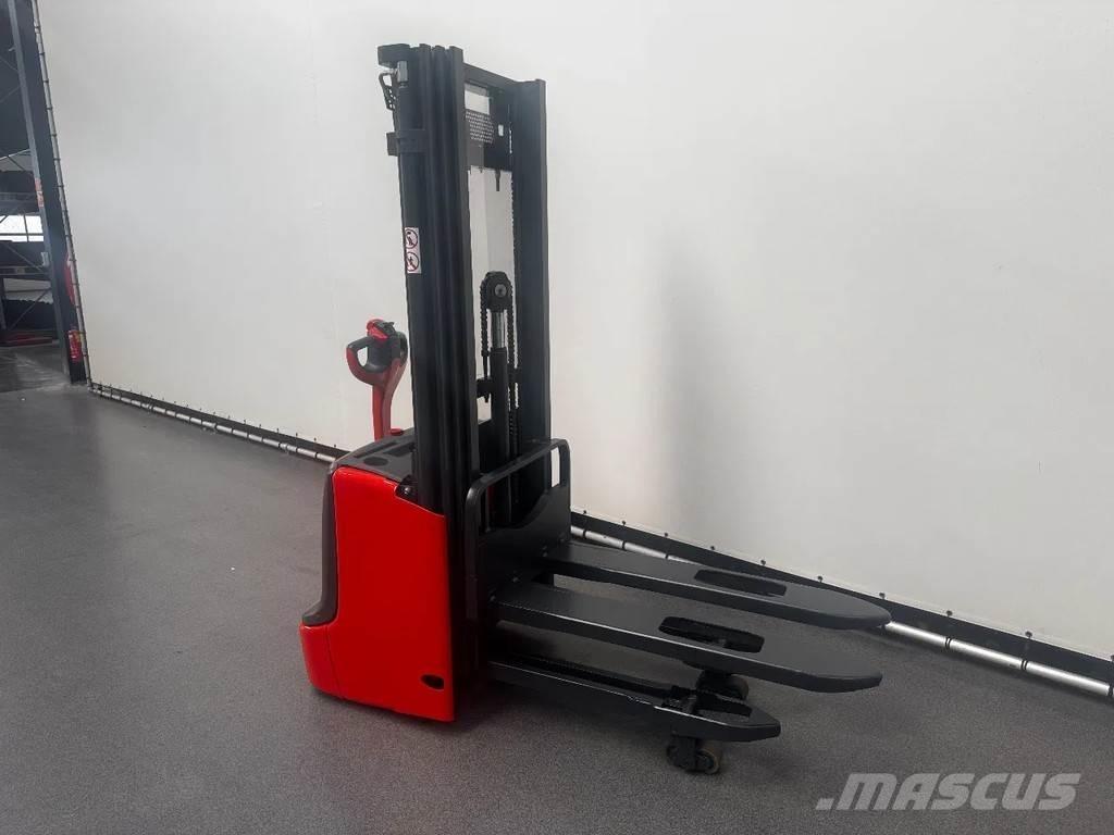 Linde L 12 I Pedestrian stacker