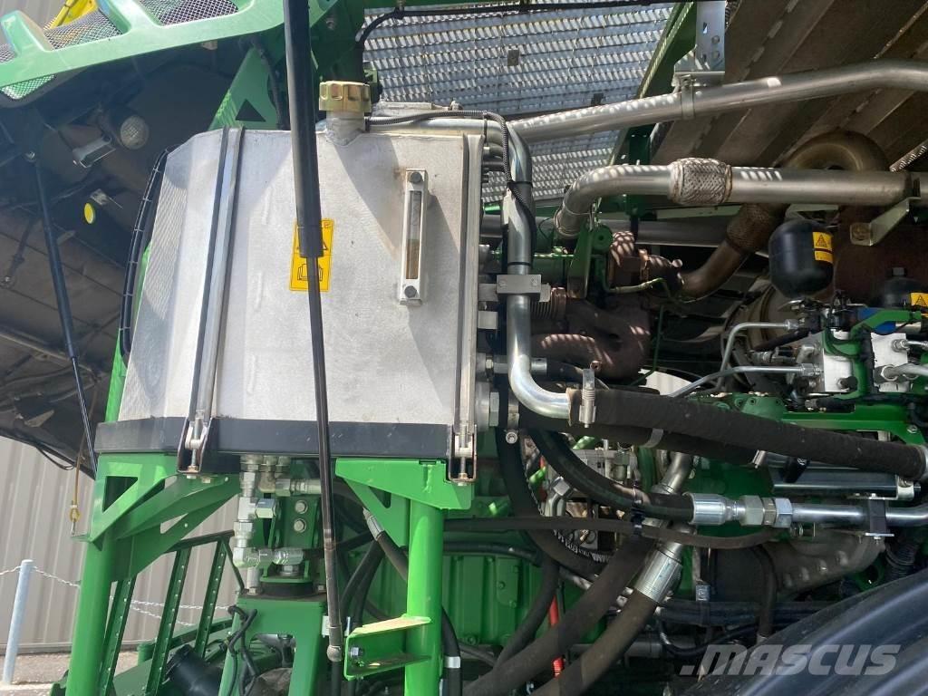 John Deere 8200 Forage harvesters