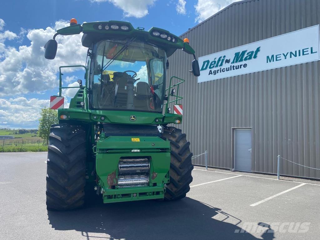 John Deere 8200 Forage harvesters