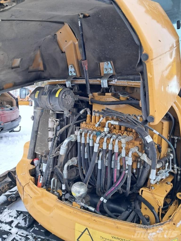 CAT 305 Mini excavators < 7t