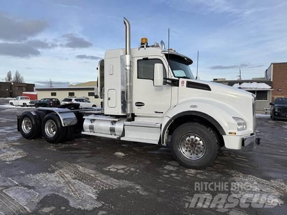 Kenworth T880 Truck Tractor Units