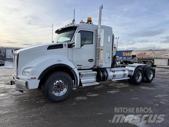 Kenworth T880 Truck Tractor Units