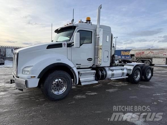 Kenworth T880 Truck Tractor Units