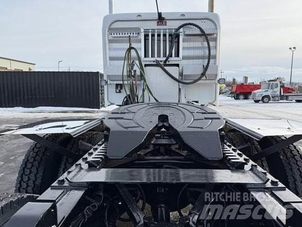 Kenworth T880 Truck Tractor Units