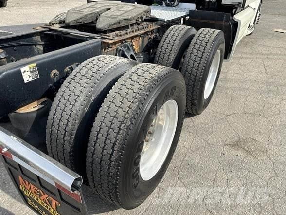 Peterbilt 579 Truck Tractor Units