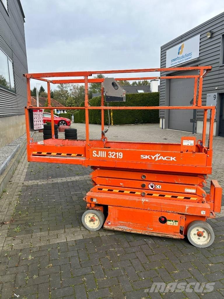 SkyJack SJ III 3219 Scissor lifts