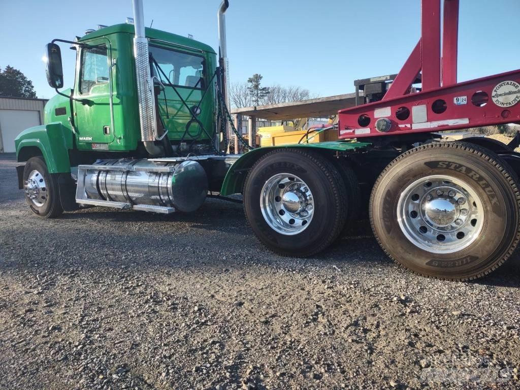 Mack CHU 613 Truck Tractor Units
