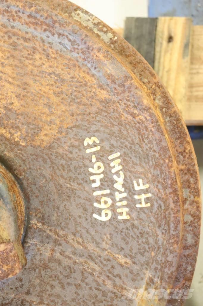 Hitachi 130 Tyres, wheels and rims