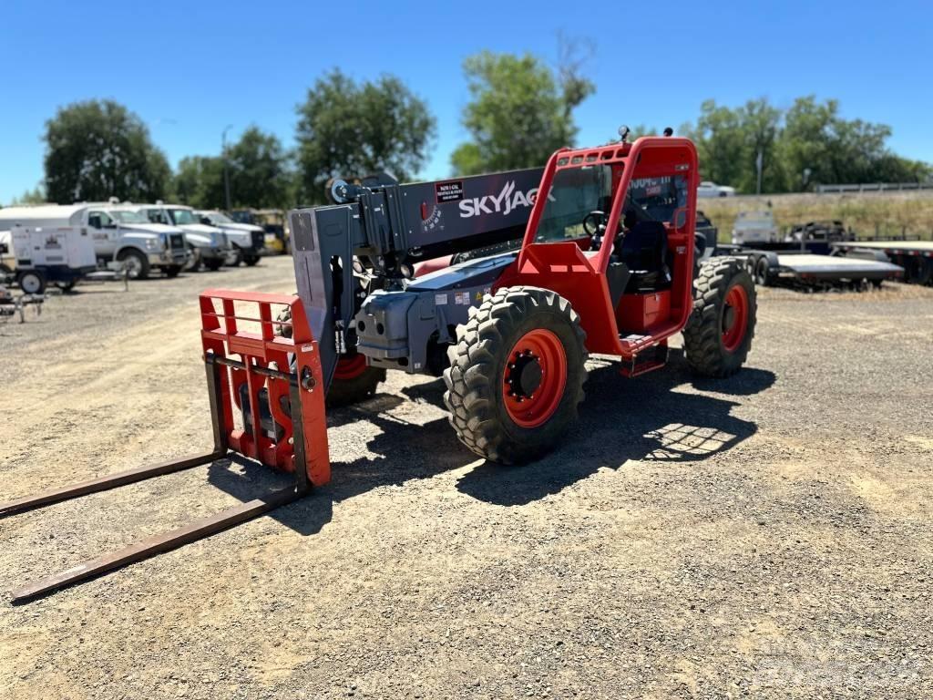 SkyJack SJ 843 Telescopic handlers