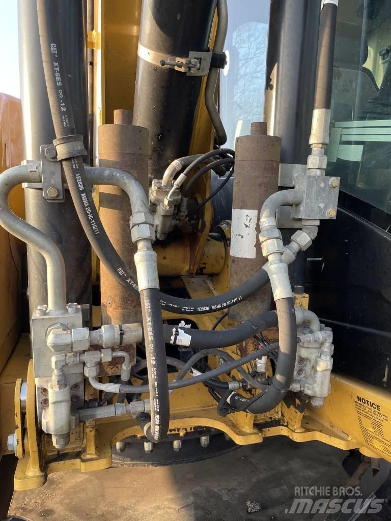 CAT M 313 D Wheeled excavators