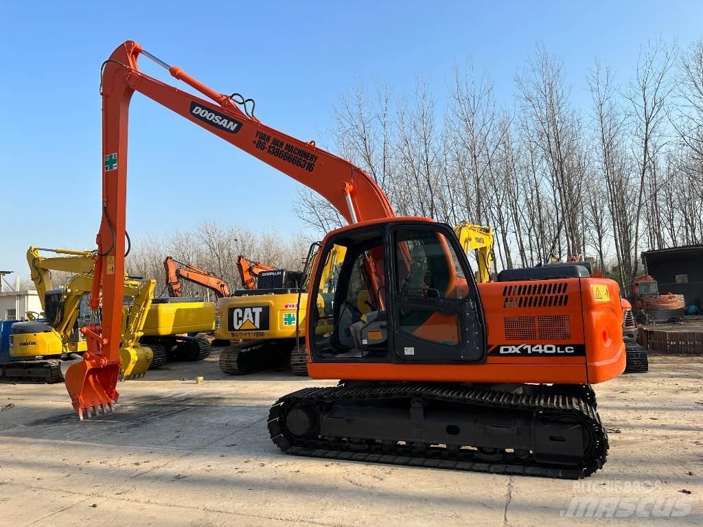 Doosan DX140 Mini excavators < 7t