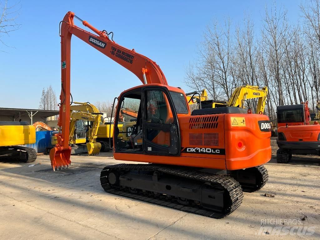 Doosan DX140 Mini excavators < 7t