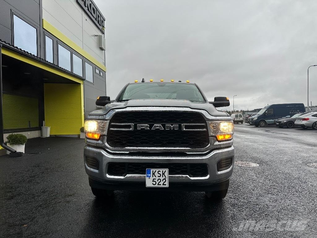 RAM 2500 Tradesman Ldv/dropside