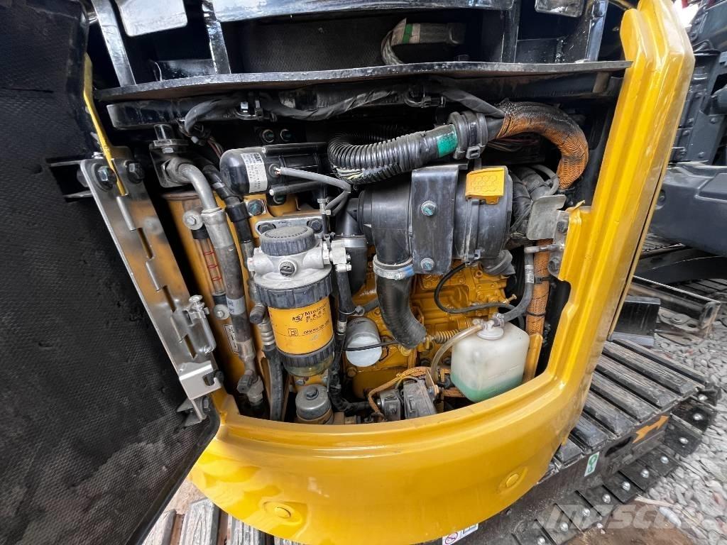 CAT 302 CR Mini excavators < 7t