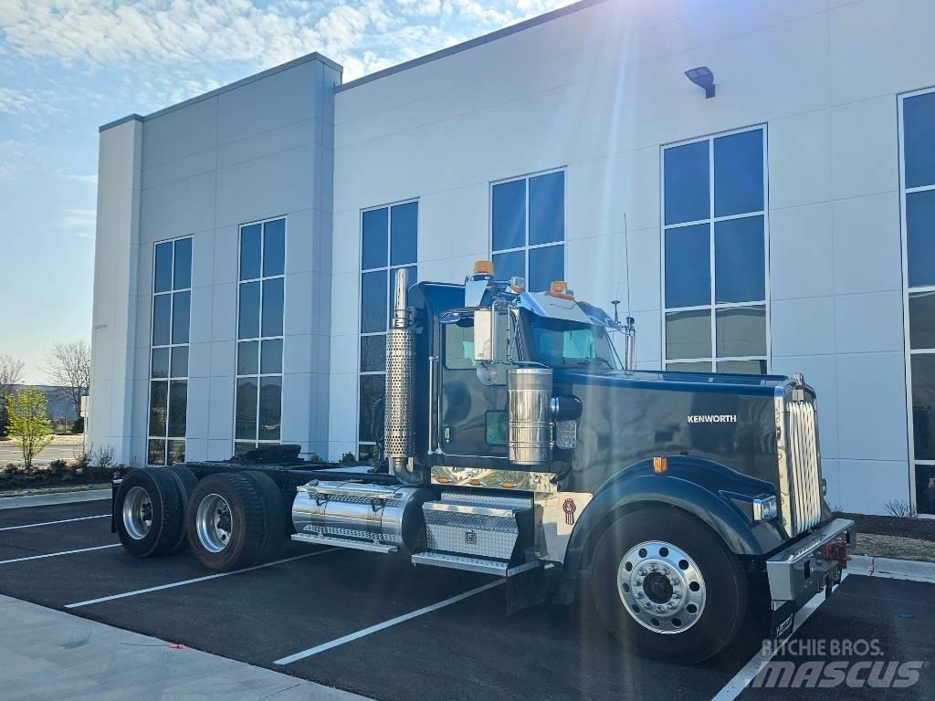 Kenworth W900 Truck Tractor Units