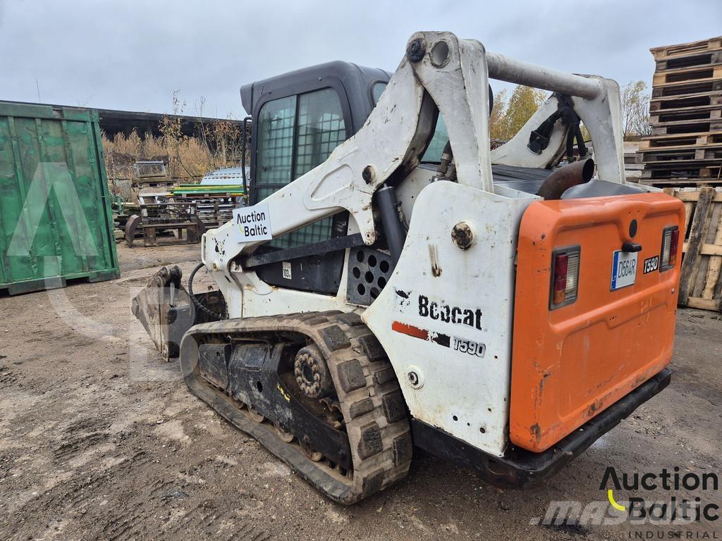 Bobcat T590 Crawler FEL's