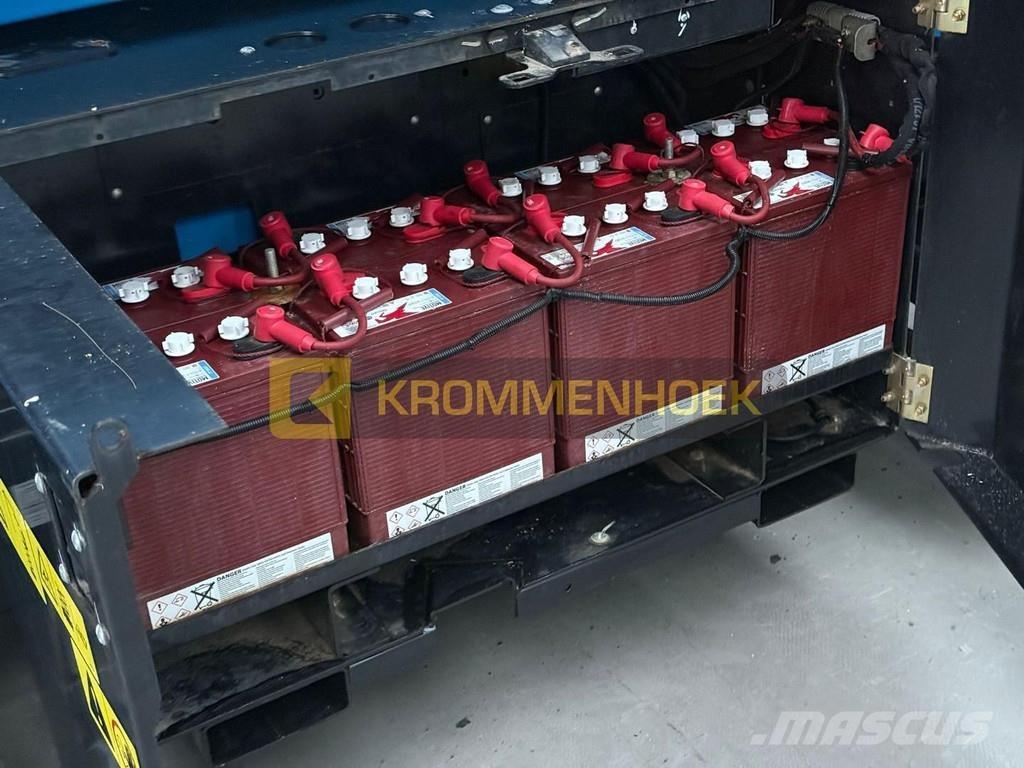 Genie GS2669 DC Scissor lifts