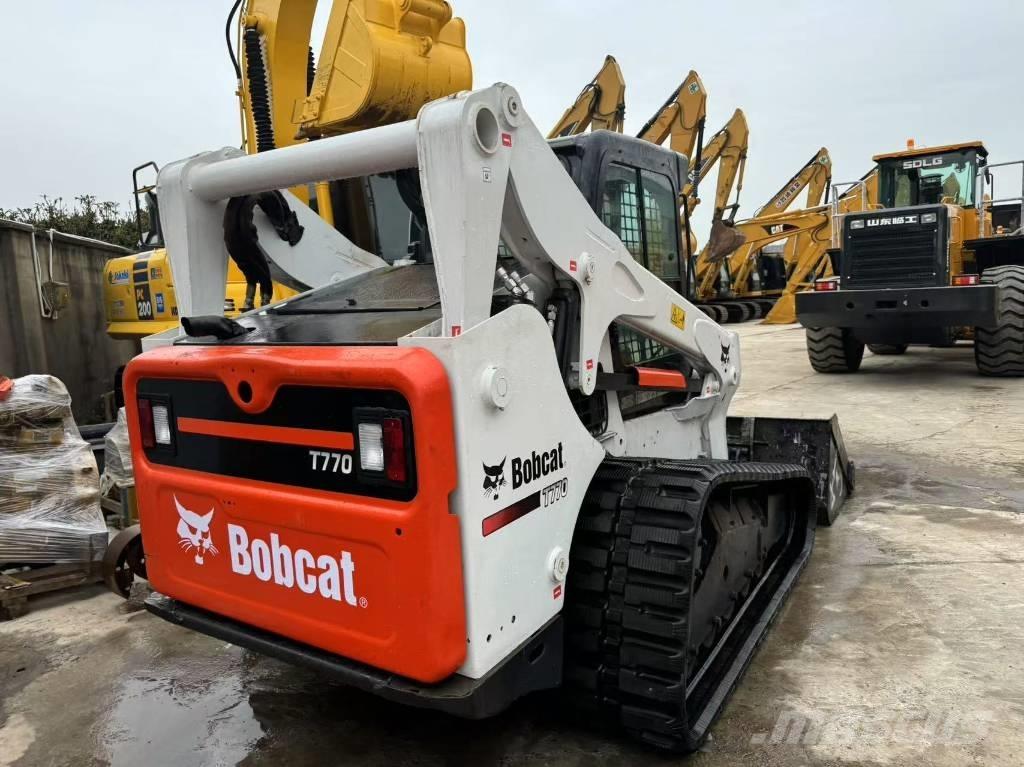 Bobcat T770 Crawler FEL's
